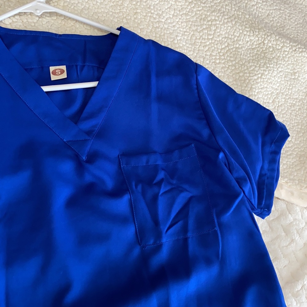Scrub top - Picture 2 of 4